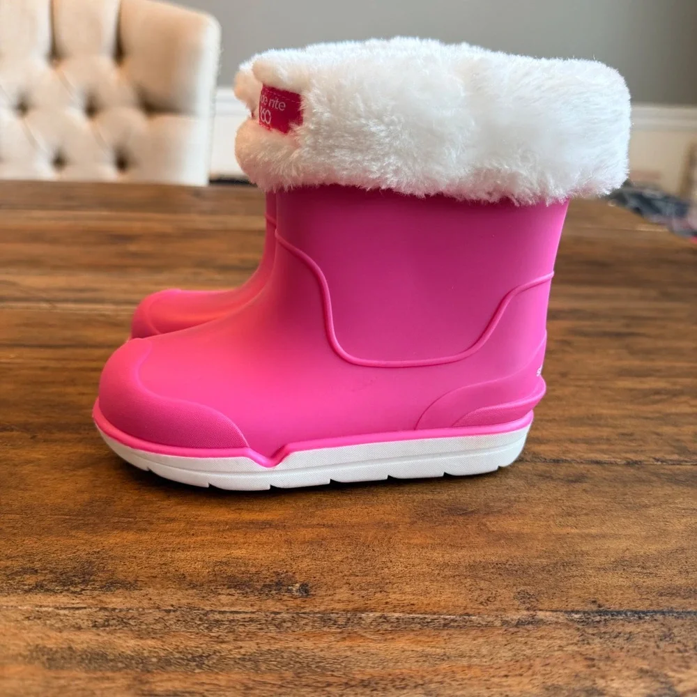 Stride Rite 360 Kids Pink Rubber Rain Boots 8M Fur Trim Waterproof Small Flaw